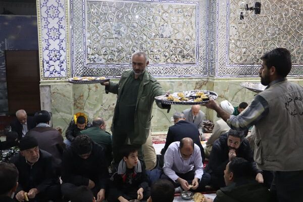 چلچراغ آیه‌ها در آستان بی‌بی سکینه شهرستان ملارد