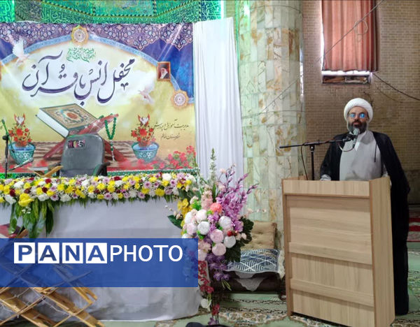  محفل انس با قرآن کریم در شهرستان خاتم 