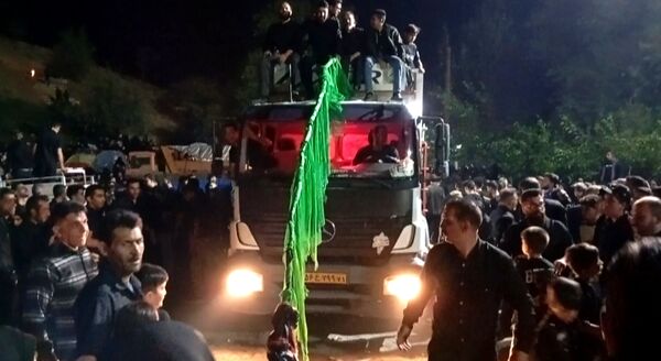 «علم‌ها در آب» سنت عاشورایی مردم بن 