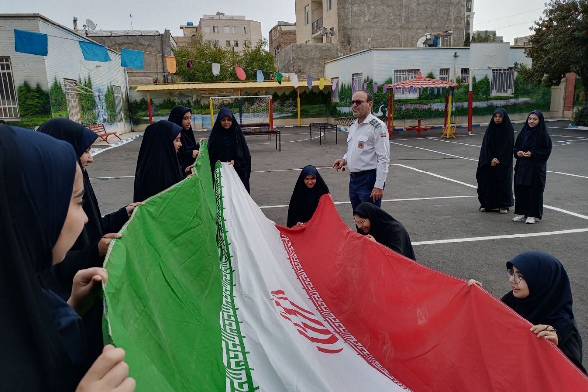 آماده‌سازی دوره تربیت مربی پیشتاز کاردان و اردو بازی در مدرسه شاهد بهشت شهرستان رباط‌کریم