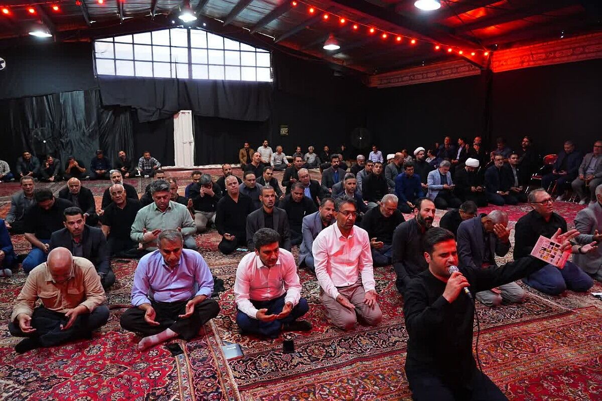 اقامه عزای رهبر شهید در بخشداری کهریزک 