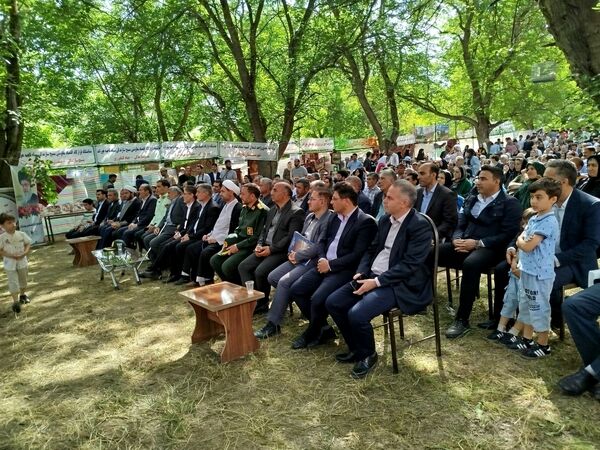 جشنواره توت سفید در هوراند