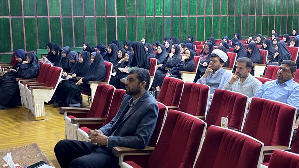 اولین کارگاه از سلسله کارگاه‌های دوره توانمندسازی مربیان پرورشی ناحیه 2 یزد

