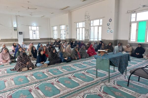 گفت‌وگوی کارشناس آسیب‌شناسی با والدین هنرستان زهرای مرضیه بندرعباس 