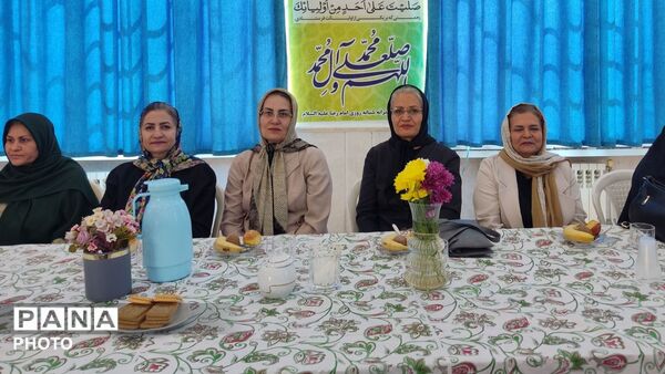 آیین خاطره‌سازان در دبیرستان دخترانه امام رضا( ع) شهرستان اسفراین