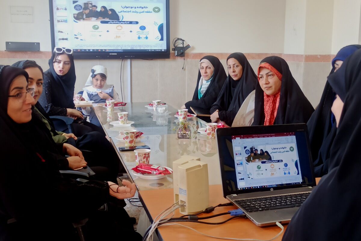 نقش‌آفرینی فعال اولیاء در مسیر تربیتی دانش‌آموزان