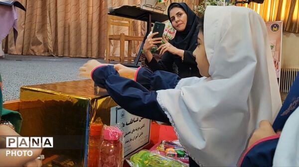 جشن عاطفه‌ها در دبستان علامه طباطبایی منطقه ۶ 