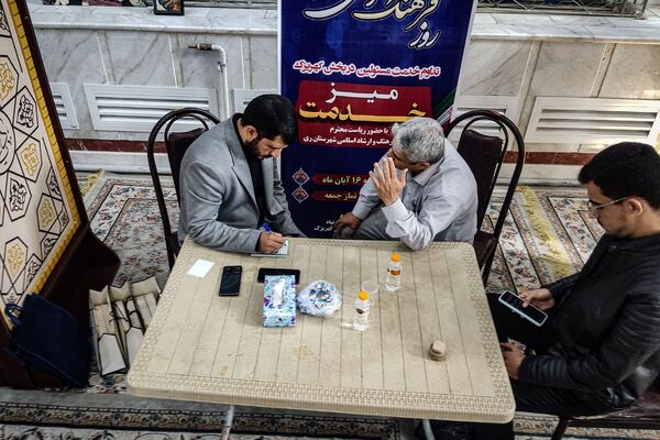 میز خدمت اداره فرهنگ شهرستان ری در مراسم نمازجمعه باقرشهر و کهریزک 