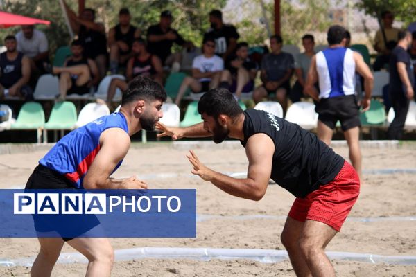 مسابقات کشوری انتخابی تیم ملی کُشتی ساحلی در بناب