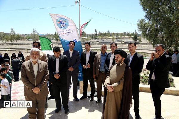 آیین کاشت 168 نهال به یاد دانش‌آموزان شهید میناب در اردوگاه 15خرداد قم