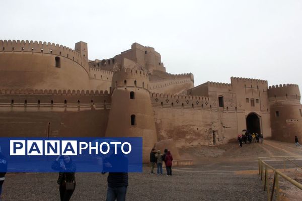 ارگ باران زده و بویِ نم کوچه‌های کاهگلی