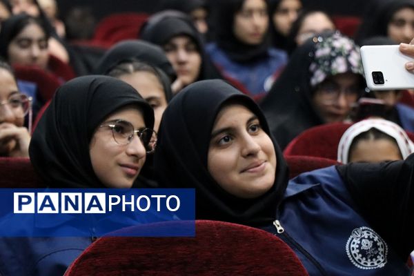 آیین تجلیل از دختران دانش‌آموز خبرنگار منتخب پانا شهرستان‌های استان تهران