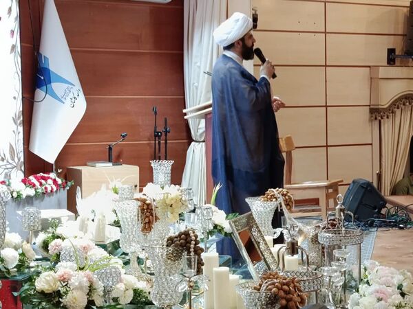 جشن باشکوه پیوند ۷۰ زوج دانشجوی دانشگاه آزاد اسلامی کاشان
