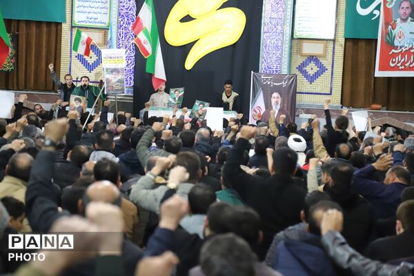 مراسم وداع با پیکر شهید حسین احمدی در دارالمؤمنین کبودرآهنگ