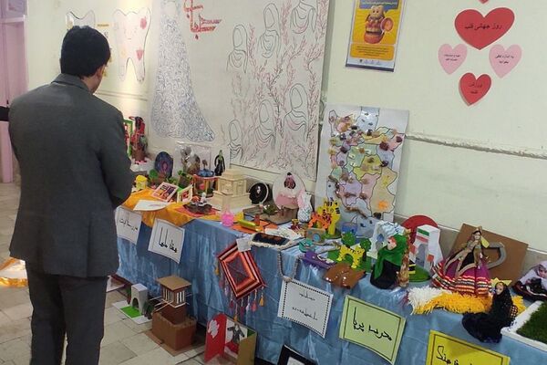 هنرهایی که نفس میکشند؛ با هنرمندی دانش‌آموزان دبستان امید بهارستان‌دو