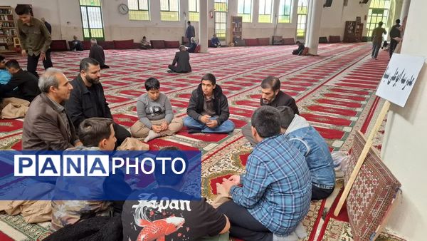 حلقه‌های میقات الصالحین باحضور دانش‌آموزان در مصلی شهرستان دامغان