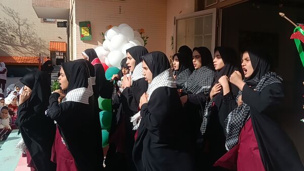 جشن دهه انقلاب و زنگ حماسه آفرینی انقلاب در دبستان شطیطه ۲