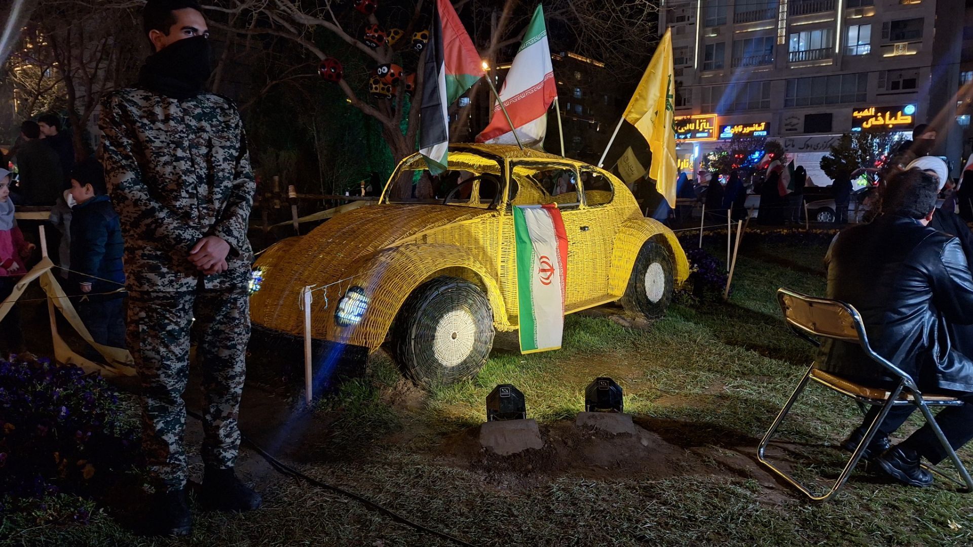 راه رهبر شهیدمان و شهدای میناب را ادامه می دهیم