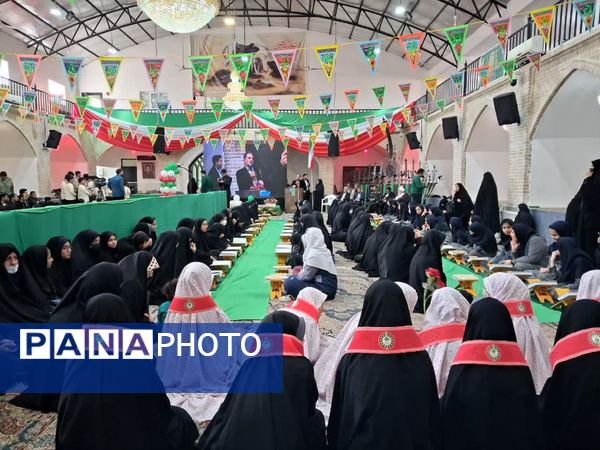 محفل انس با قرآن کریم همراه با نواخته شدن زنگ انقلاب 