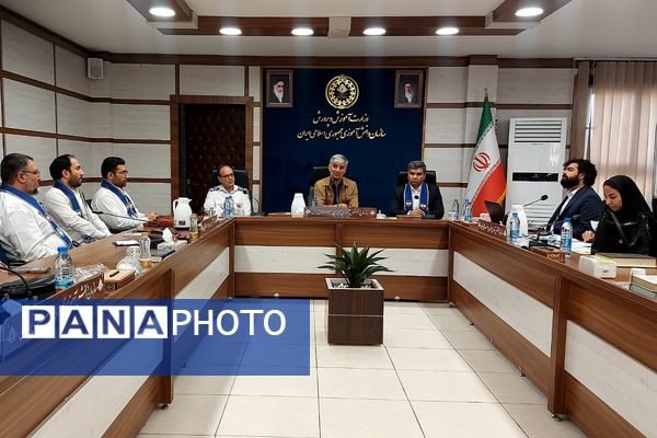 نشست فصلی و توان افزایی مأمورین و مسئولین سازمان دانش‌آموزی شهرستان‌های استان تهران 