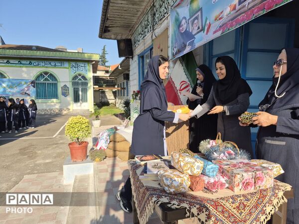 آئین بازگشایی در مدرسه توحید لاهیجان