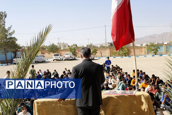 گرامیداشت هفته دفاع مقدس در دبیرستان شریعتی جاجرم