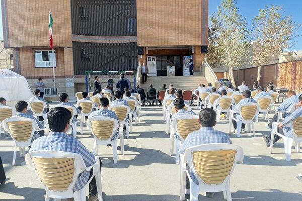 مراسم پدافند غیرعامل در دبیرستان بشارت بهارستان‌دو 