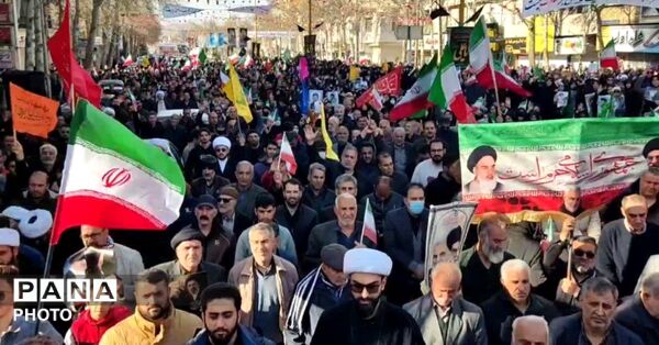 آیین بیعت حماسی مردم خرم‌آباد باسومین رهبر انقلاب اسلامی 