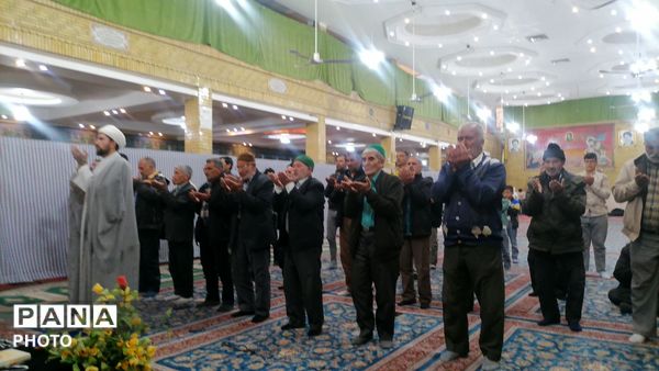 ضیافت افطاری و اقامه نماز جماعت در روز چهارم ماه مبارک رمضان در حسینیه شهر بار نیشابور 