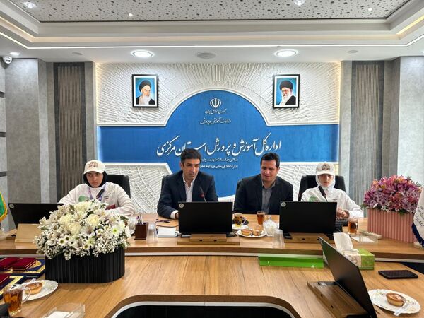 تجلیل سرپرست آموزش و پرورش استان مرکزی از دانش‌آموزان افتخارآفرین در المپیک دانش‌آموزی 