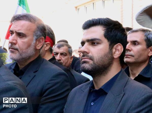 حضور وزیر آموزش و پرورش در مراسم وداع با رهبر شهید