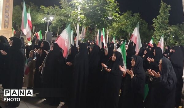 اجتماع شبانه مردمی تا پای جان برای ایران