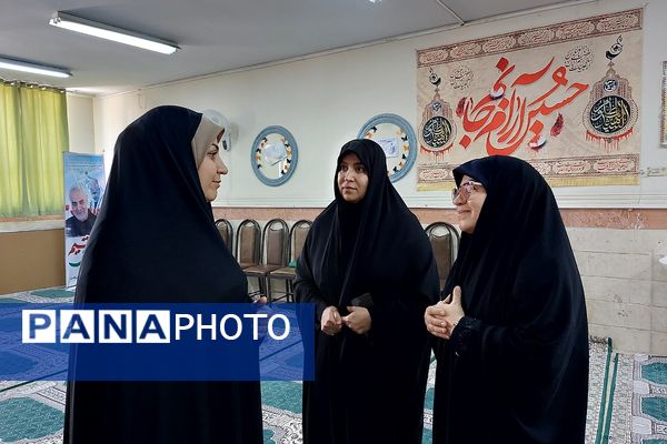 بازدید سرپرست معاونت پرورشی اداره آموزش و پرورش کهریزک از دبیرستان زنده‌یاد الهام شریعت