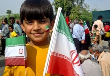 راهپیمایی بیست ودوم بهمن در میناب 