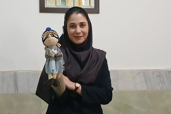 دهه فجر با رنگ شادی در دبستان سیاح‌مقدم رباط‌کریم