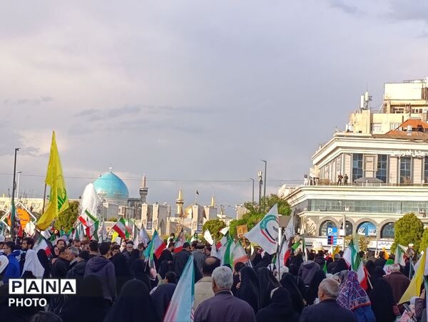 از کوچک تا بزرگ همه در چهلم رهبر شرکت کردند