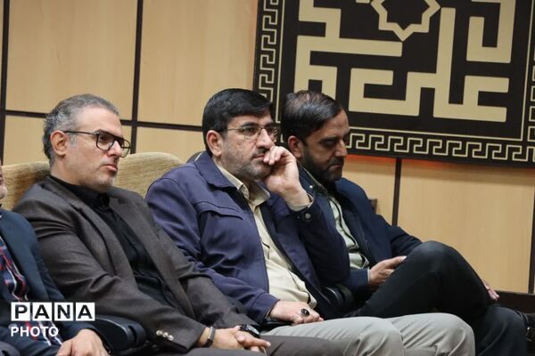 نشست هم افزایی و هماهنگی عوامل و دست اندرکاران تجمعات شبانه بیرجند