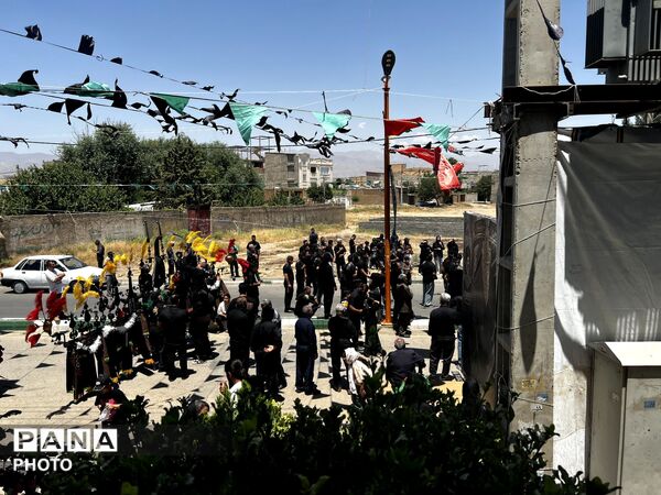 عزاداری پرشور ظهر عاشورا در شهرک ینگی امام