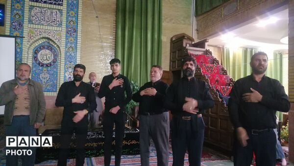 مراسم روضه خوانی وسینه زنی و عزاداری شهادت رهبر معظم انقلاب اسلامی در حسینیه شهر بار نیشابور 