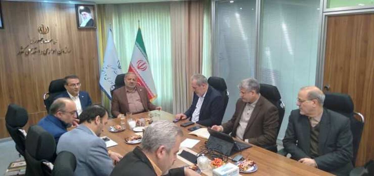 بررسی مسائل نیروی انسانی آموزش و پرورش