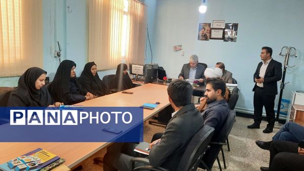 کارگاه توانمندسازی مربیان پرورشی در لوداب 