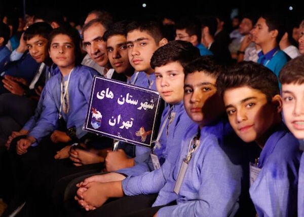 چهل و دومین جشنواره فرهنگی هنری با شعار «با امید به سمت قله برای ایران» 