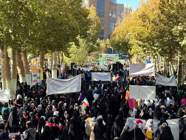 حضور پرشور مردم در راهپیمایی ۱۳ آبان طرقبه
