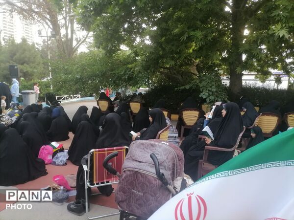دعای پرفیض عرفه در موسسه جوانان آستان قدس رضوی