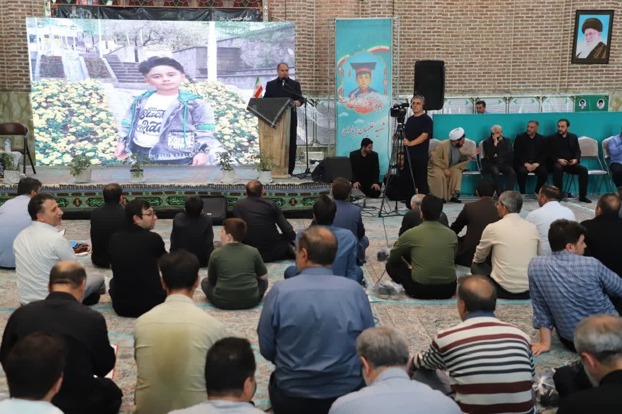 رهبری، انسجام و اقتدار نظامی سه ستون پیروزی ملت ایران در برابر استکبار بود
