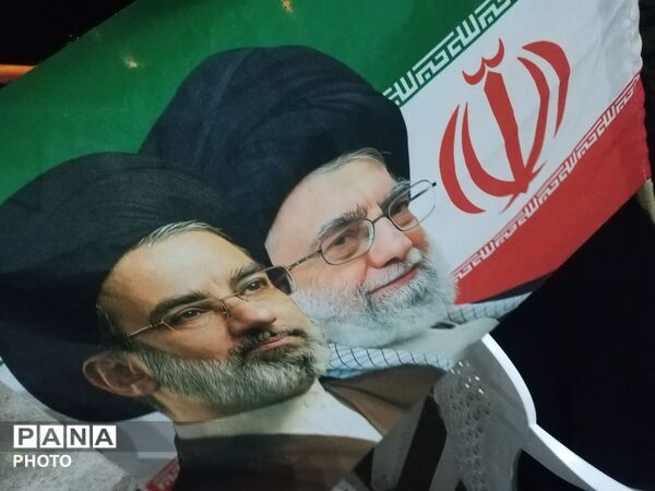 اقامه نماز جماعت همراه با اجتماعات شبانه در حسینیه شهدای شهر بار نیشابور