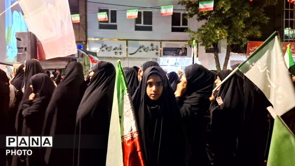 تجمعات شبانه با حضور خادمین امام رضا(ع)