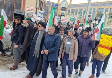 راهپیمایی ۲۲ بهمن صحنه‌ای از عشق ، مقاومت و غرور ملی است 