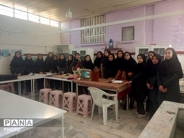 مسابقات حافظ خوانی در دبیرستان شهید محمدی پور خلیل آباد