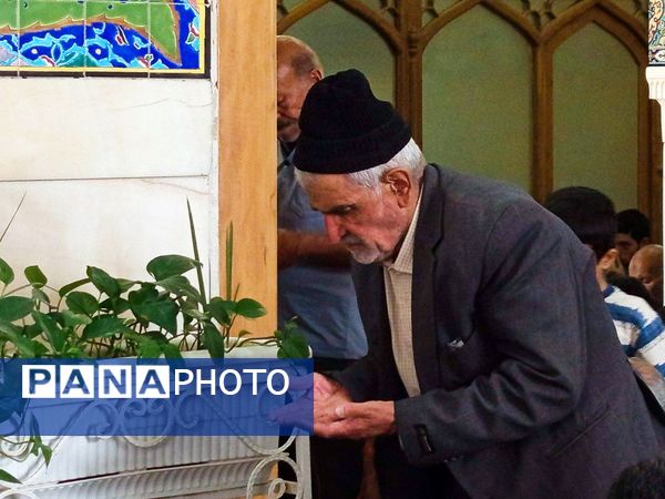 نماز جمعه ای با رنگ خون شهید در کاشمر